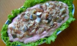 Салат из копченой скумбрии с картофелем и хреном