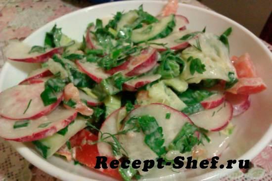 Низкокалорийный весенний салат для похудения
