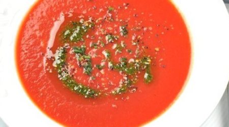Суп из печеных помидоров с зирой и травами