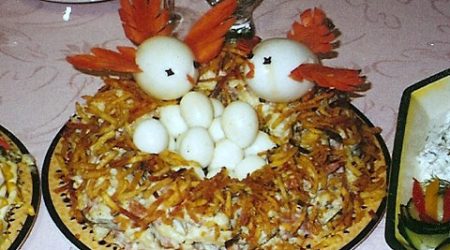 Салат с вешенками и яйцами "Семейное гнездо"