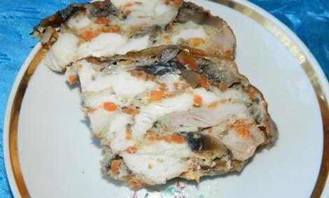 Куриный рулет абалишский с грибами и морковью