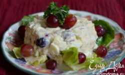 Салат с тунцом и виноградом